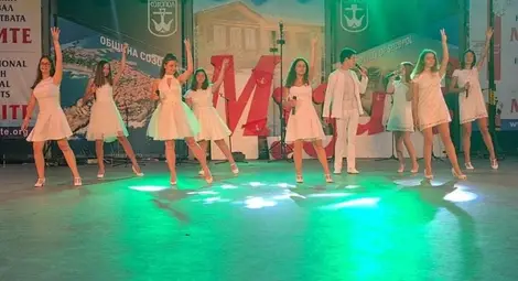 Специални статуетки и дипломи получиха певците от „Приста“ Специални статуетки и дипломи получиха певците от „Приста“