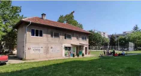 Четириетажният паркинг в квартал „Здравец“ направи първа крачка Четириетажният паркинг в квартал „Здравец“ направи първа крачка