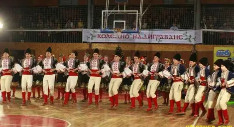 Коледното надиграване разтърси зала "Дунав" /галерия и видео/