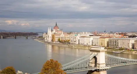 Танкер заседна в Дунав, има опасност от изтичане на нефт 