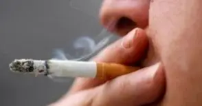 Сниман с цигара в кабинета си началник не успя да осъди подчинен