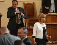 Манолова: Играта на Сърдитко Петко днес да приключи