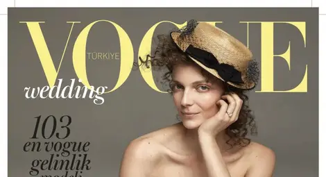 Гордост: Българка блесна на корица на модната библия Vogue