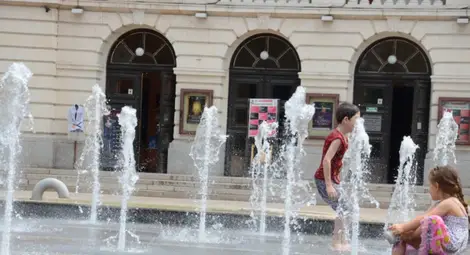 26 потърсиха медицинска помощ в най-горещия ден на годината