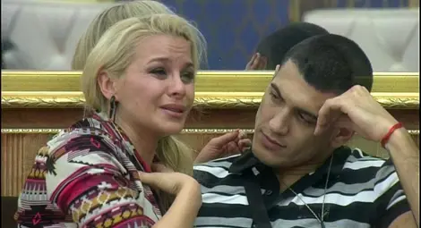 Още една русенска връзка - миска подляла вода на Деси Слава за Зарко