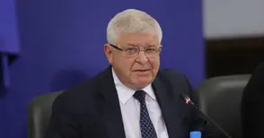 Ананиев: Заплатата на медицинските сестри у нас ще бъде 900 лв.