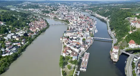 Колоездачи изминаха близо 1000 км. по международното трасе Евро Вело 6, за да достигнат извора на река Дунав Колоездачи изминаха близо 1000 км. по международното трасе Евро Вело 6, за да достигнат извора на река Дунав