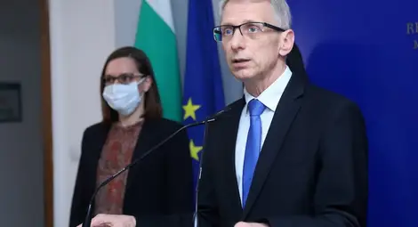 Денков: Думата "ревизия" не е сред приоритетите на МОН