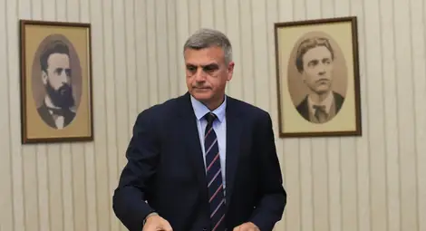 Янев се среща с работодателите за тока