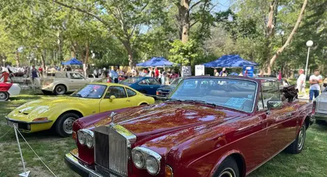 Ягуар, Порше 912 и Фиат 850 Spider обраха наградите в 10-ото издание на Ретро парада в Русе