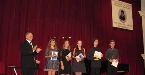 Млади русенски пианисти с награди от конкурса „Карл Филч“ в Румъния