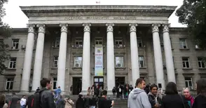 Студентският съвет в университета събира настоящи и бивши членове на 30-ата си годишнина