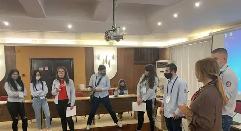 Младежи дискутираха генезиса на съвременните зависимости