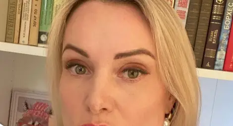 От 5 до 15 години затвор грозят руската журналистка, излязла с антивоенен плакат в ефир