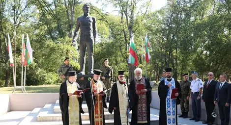 Русенци почетоха 188 години от рождението на Васил Левски.  Георги Георгиев: Левски не мечтаеше за освобождение,  което свършва с подпис