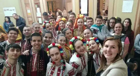 Танцьорите от &bdquo;Зора&ldquo; донесоха   Златната лира от Пловдив