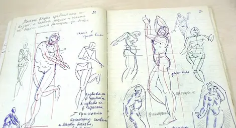 Дора Янева дари на библиотеката архива на актьора Андрей Медникаров