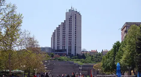 След удар в главата с бутилка обраха шуменец в Разград