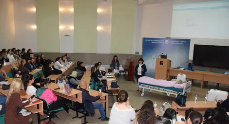 В Русенския университет представиха иновативна система за къпане на лежащо болни