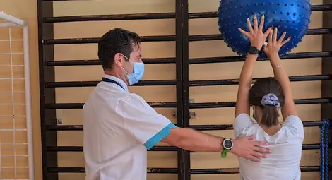 &bdquo;Медика&ldquo; прави безплатни прегледи за гръбначни изкривявания на ученици