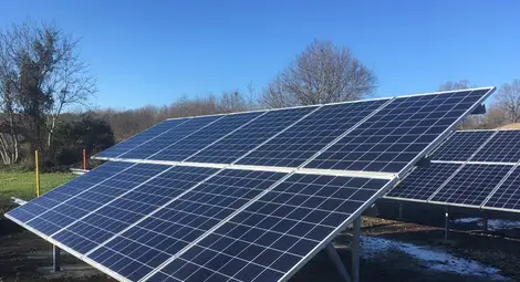 Свилен Максимов вдига соларен парк с мощност 7,5 мегавата в Червена вода Свилен Максимов вдига соларен парк с мощност 7,5 мегавата в Червена вода