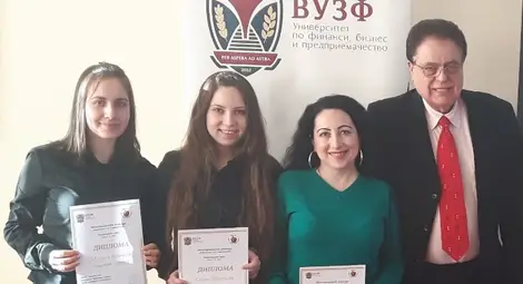 Ученички от Математическата спечелиха Голямата награда в престижен конкурс