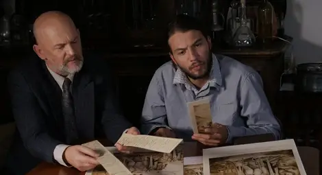 Валентин Ганев и Мак Маринов в кадър от филма „Сага за попилените възможности“. Валентин Ганев и Мак Маринов в кадър от филма „Сага за попилените възможности“.