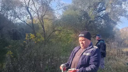 Почистиха коритото на река Черни Лом край село Пепелина&nbsp;от паднали дървета и клони