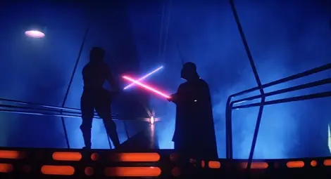 Четвъртък, 1 минута след полунощ: Премиерата на годината възражда една легенда