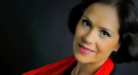 От счетоводството през „Златния Орфей“ до школата в Италия - пъстрият път на Роси Борджиева От счетоводството през „Златния Орфей“ до школата в Италия - пъстрият път на Роси Борджиева