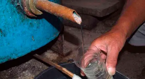 Пирговчани заловени да варят ракия на самообслужване Пирговчани заловени да варят ракия на самообслужване