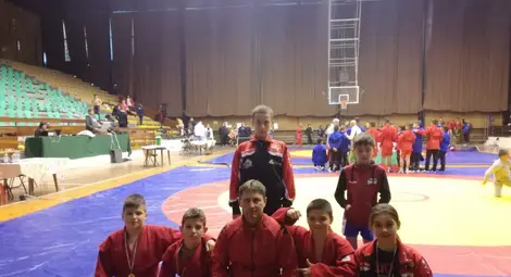 Две титли, сребро и бронз за самбистите на &bdquo;Спартак&ldquo;