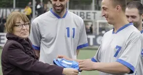 Стълбовете на „Дунав“ с голям жест към юбиляря „Апостол Арнаудов“