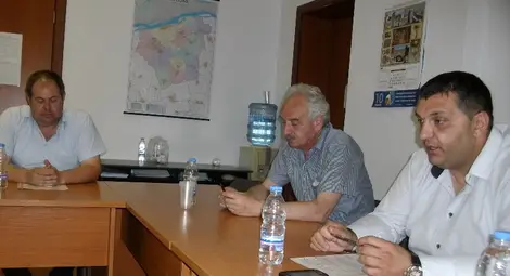 Унищожените отводнителни системи сред най-тежките проблеми в Сливо поле