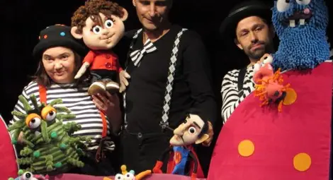 &bdquo;Боби и шайка микроби&ldquo; дават старт на коледната програма на Кукления театър