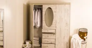 Гардероб – няколко идеи за правилното му организиране