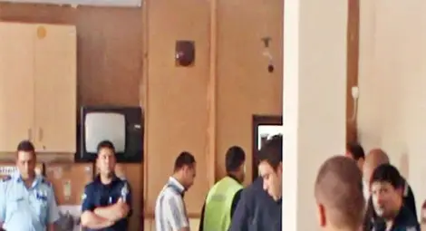 Арестуват 17 полицаи на семинар /видео/ Арестуват 17 полицаи на семинар /видео/