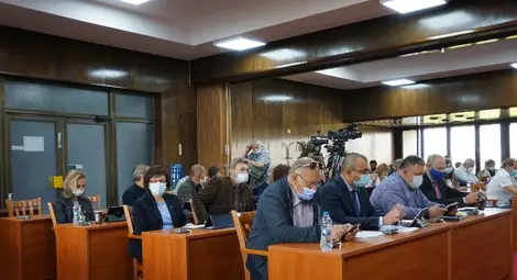 Два гласа не стигнаха за пускането на търг на два общински парцела