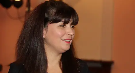 Нели Андреева преди "Родопска попрелка" в Русе: За първи път участвам в спектакъл само с родопска музика &ndash; страхотно е!