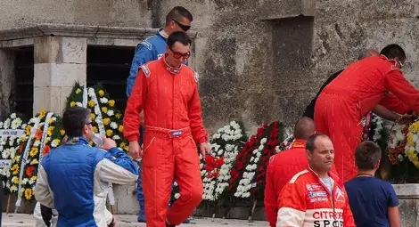 Състезатели от цялата страна изпратиха Тодор Славов в последния му път