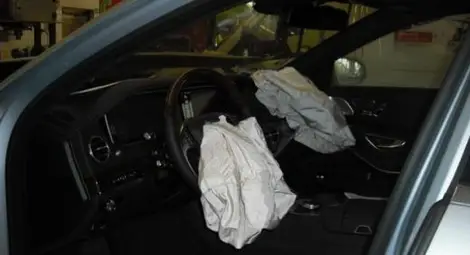 Пиян потроши лизингов "Мерцедес", натиснал газта вместо спирачката