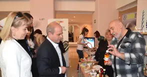 Жива вода и био храни си съперничат с генетичен тест на пръстови отпечатъци