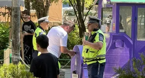 Неправоспособен "машинист" ударил с атракционното влакче жена в пешеходна зона в Русе