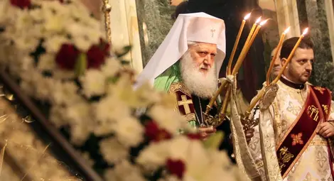 Стотици миряни се поклониха пред мощите на св. Климент Охридски