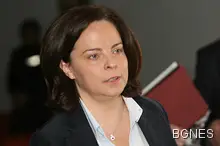 Андреева: Откриваме 35 филиала на центровете за спешна помощ