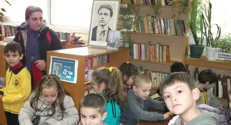 Първолаци от „Ангел Кънчев“ се запознаха с делото на Апостола Първолаци от „Ангел Кънчев“ се запознаха с делото на Апостола