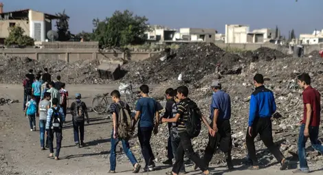 Инструктори от САЩ обучават бойци, включително от ИД, в бежански лагер в Сирия