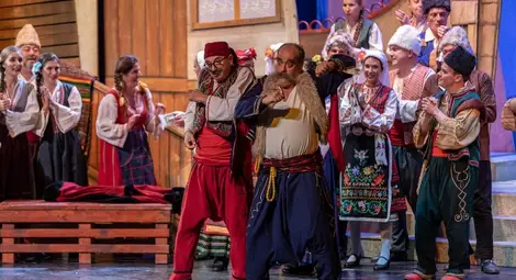 Сцена от оперетата &bdquo;Българи от старо време&ldquo;.  Снимка: Русенска опера Русе