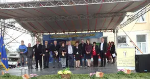 Целодневни тържества, песни и  танци за рождения ден на Ценово