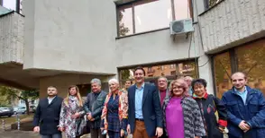 В почти пълен състав кандидатите на „БСП за България“ регистрираха листата си